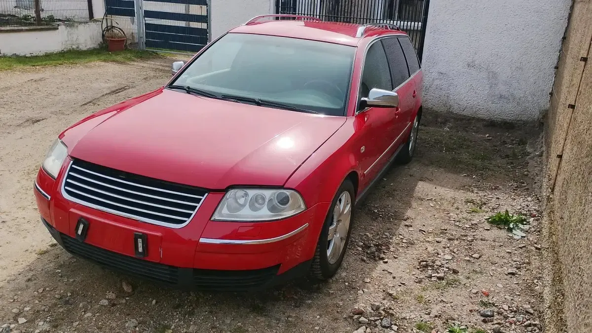 Gebraucht VW Passat Highline 115 PS (84 kW) 2001 Rot Kombi