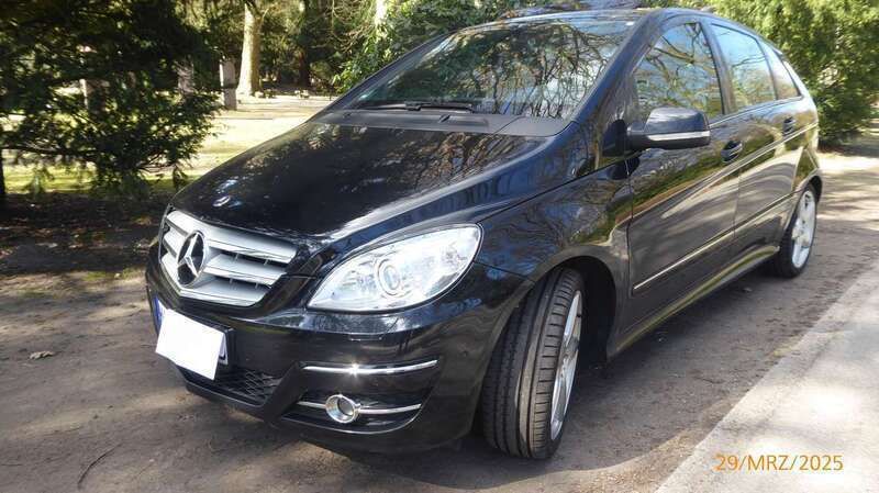 Schwarz Gebraucht 2008 Mercedes B200 Edition Van / Kleinbus | 5.800 € (Teuer) - Bild 1/4