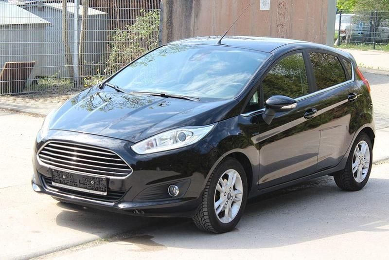 Gebraucht Ford Fiesta Titanium 101 PS (74 kW) 2017 Schwarz Limousine