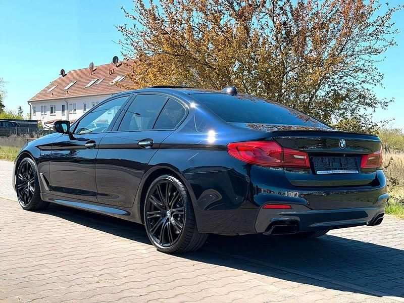 Gebraucht BMW 550 400 PS (294 kW) 2017 Azuritschwarz Limousine