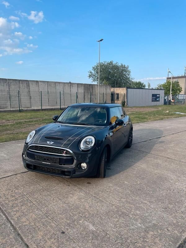 Grau Gebraucht 2017 Mini Cooper S Coupé Coupé | 16.900 € (Fairer Preis) - Bild 1/4