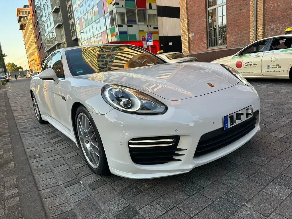 Gebraucht Porsche Panamera GTS Chrono 441 PS (324 kW) 2013 Weiß Kleinwagen