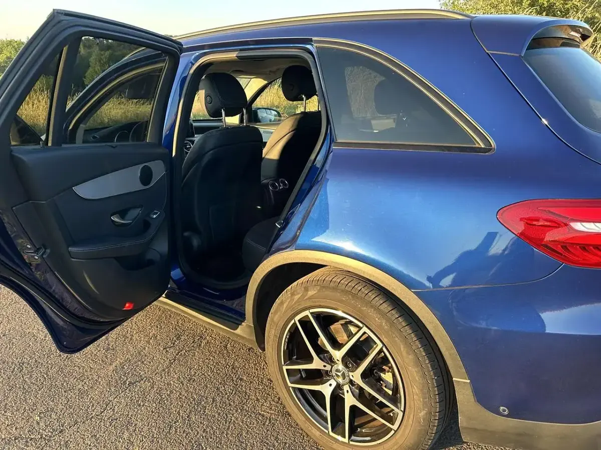 Gebraucht Mercedes GLC250 211 PS (155 kW) 2019 Blau SUV
