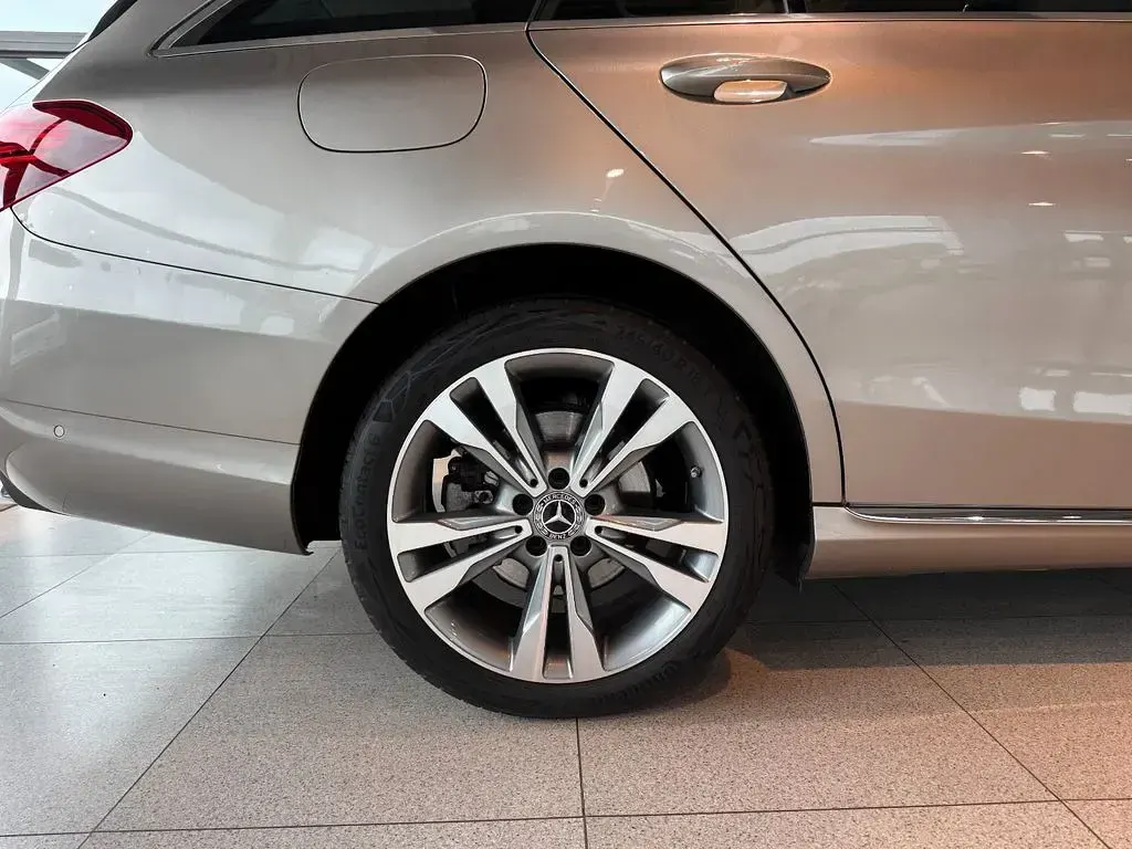 Gebraucht Mercedes C200 Exclusive 184 PS (135 kW) 2020 Mojavesilber Kombi