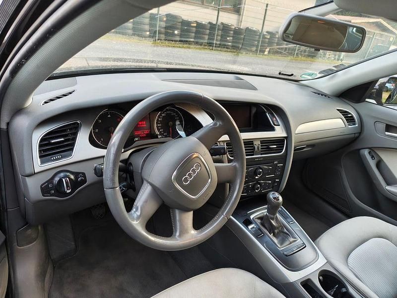 Gebraucht Audi A4 Attraction 143 PS (105 kW) 2010 Braun Limousine