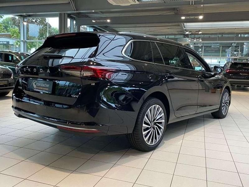 Gebraucht Skoda Superb LAURIN & KLEMENT 193 PS (141 kW) 2025 Onyx schwarz metallic Kombi