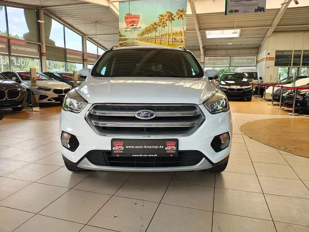 Gebraucht Ford Kuga Trend 120 PS (88 kW) 2018 Weiß SUV