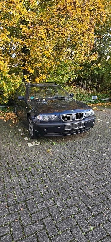 Blau Gebraucht 2003 BMW 320 Kombi | 850 € (Superpreis) - Bild 1/4