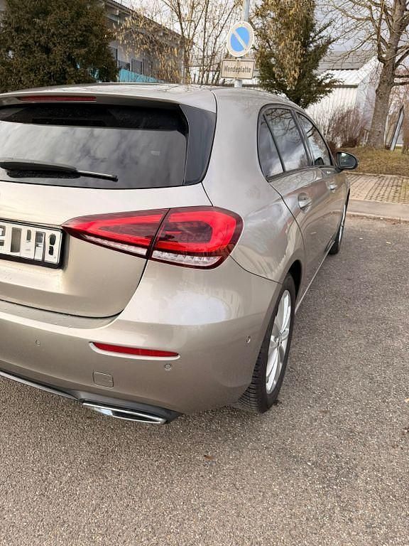 Gebraucht Mercedes A200 Night 163 PS (119 kW) 2019 Grau Limousine