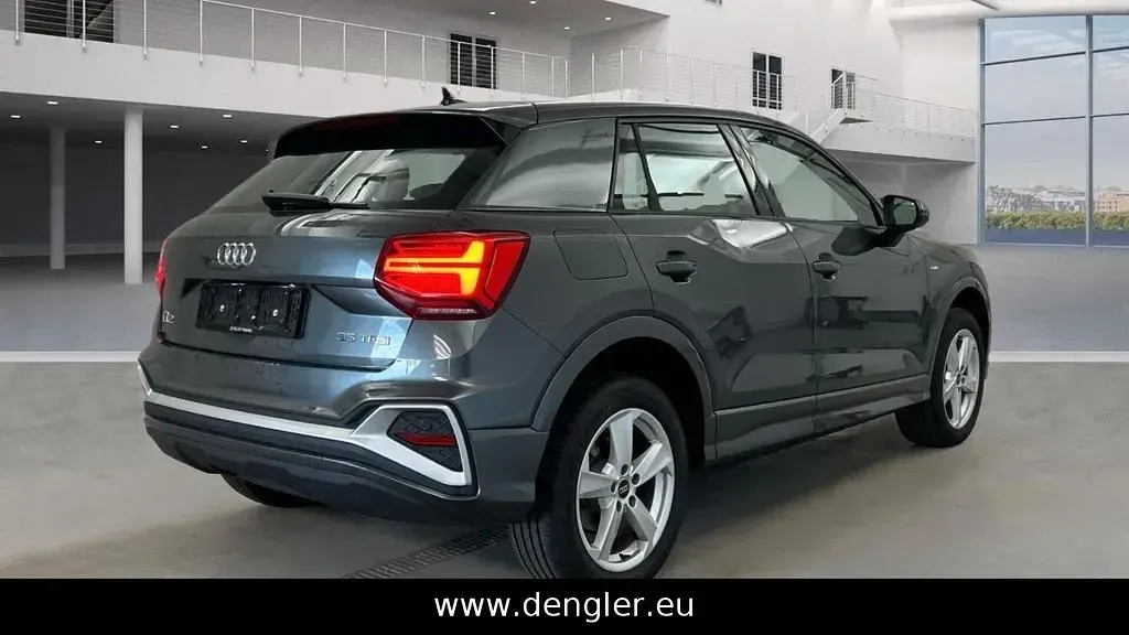 Gebraucht Audi Q2 S-Line 150 PS (110 kW) 2026 Daytonagrau perleffekt SUV
