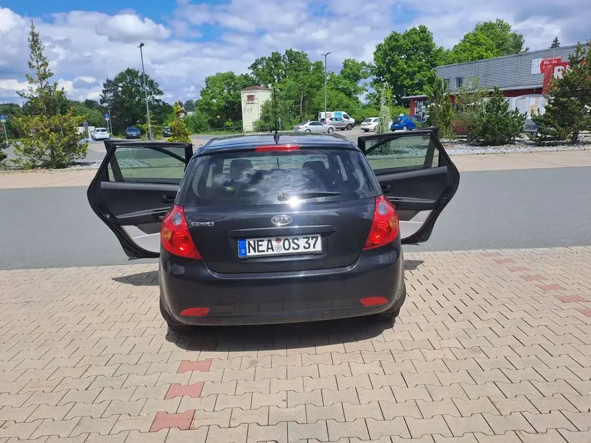 Gebraucht Kia Ceed EX 109 PS (80 kW) 2009 Schwarz Kleinwagen
