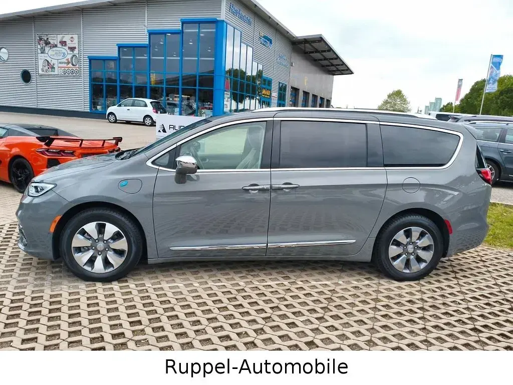 Gebraucht Chrysler Pacifica Limited 291 PS (214 kW) 2021 Grau Van