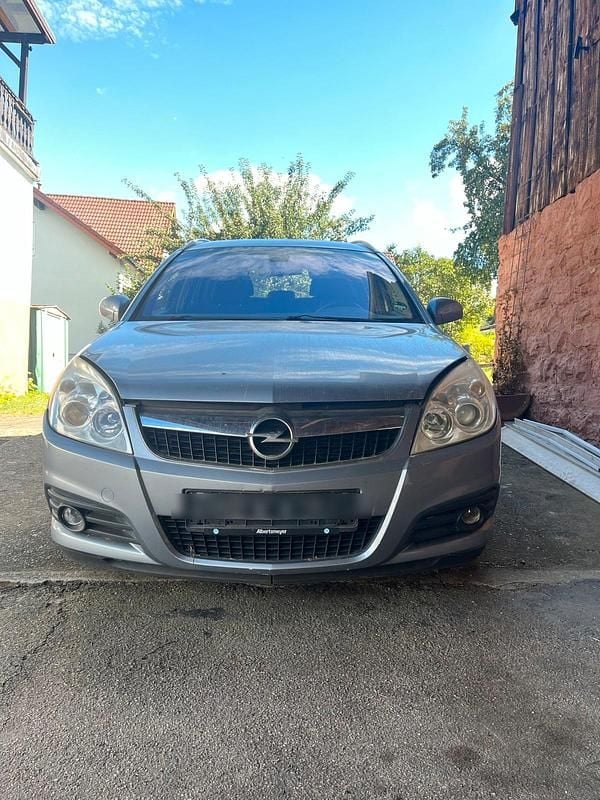 Grau Gebraucht 2007 Opel Vectra Kombi | 1.175 € (Superpreis) - Bild 1/4