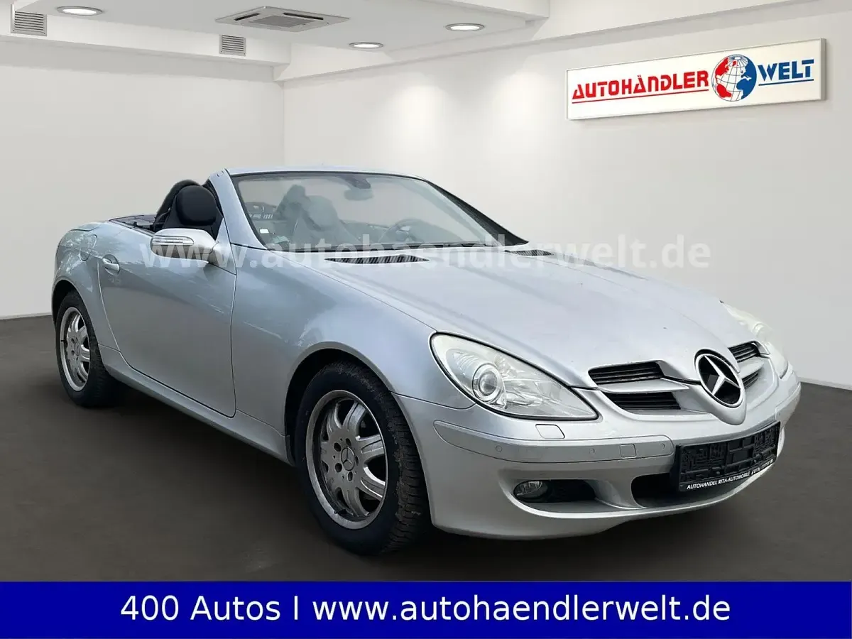 Second-hand Mercedes SLK200 163 CP (119 kW) 2007 Argintiu Cabrio