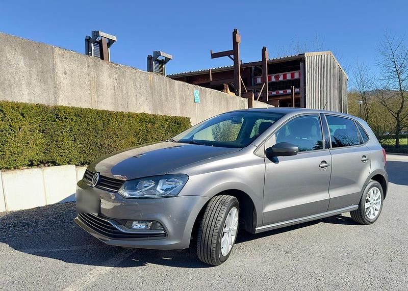 Gebraucht VW Polo Comfortline 90 PS (66 kW) 2015 Grau Kleinwagen