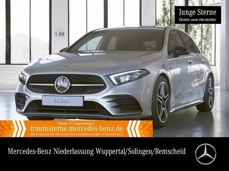 Iridiumsilber Gebraucht 2021 Mercedes A250 AMG Limousine | 24.890 € (Fairer Preis) - Bild 1/3