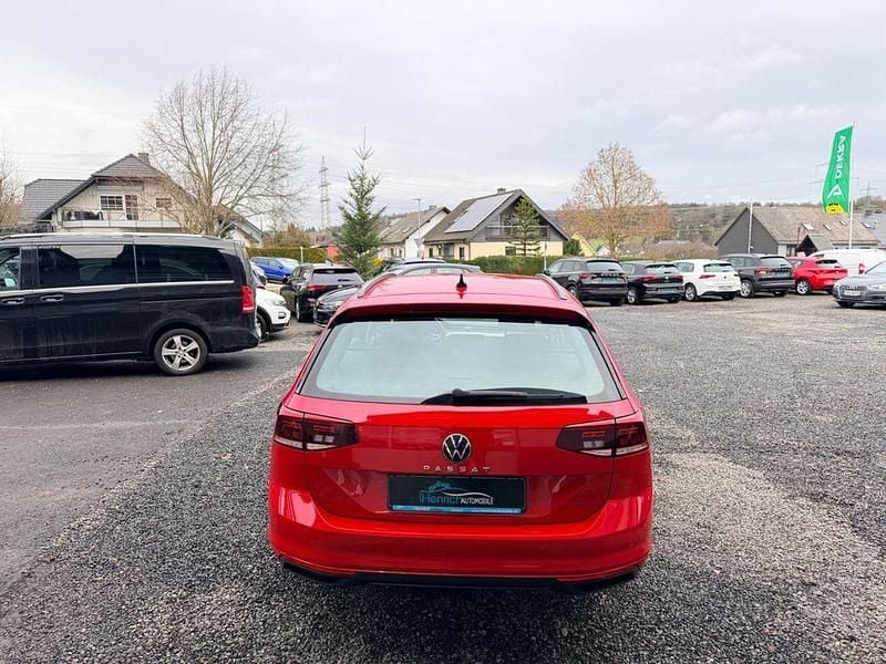 Gebraucht VW Passat Business 122 PS (89 kW) 2022 Rot Kombi