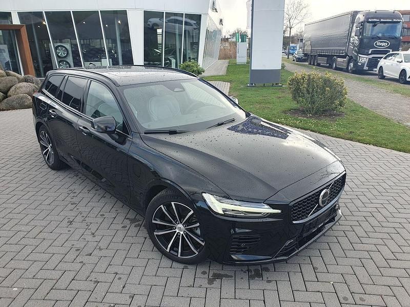 Gebraucht Volvo V60 Ultimate 335 PS (246 kW) 2022 Black stone Kombi