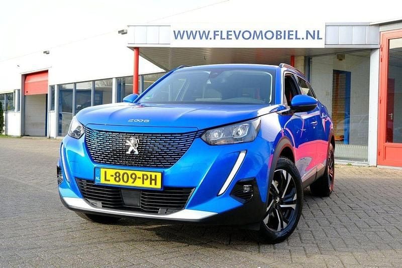 Gebraucht Peugeot e-2008 Allure 100 kW (136 PS) 2021 Blau SUV