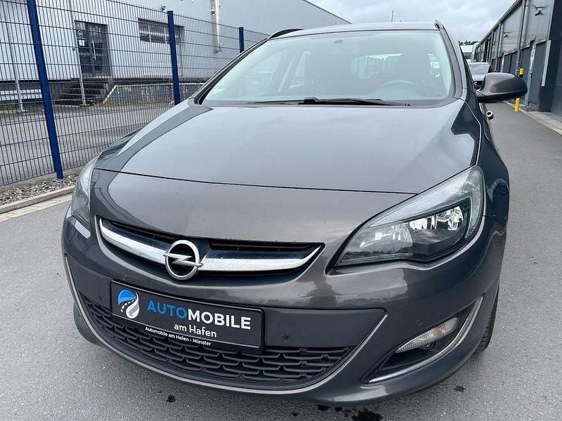 Gebraucht Opel Astra 110 PS (80 kW) 2013 Grau Kombi