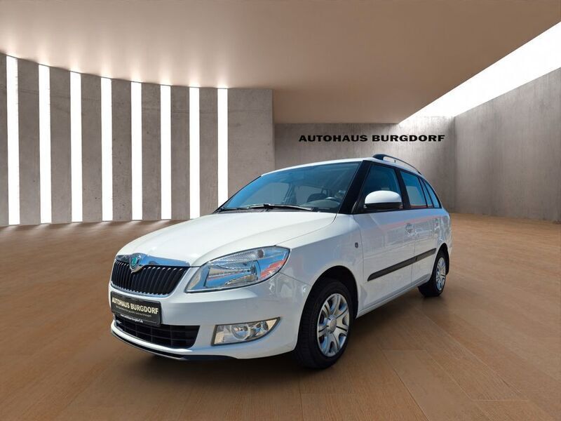 Weiß Gebraucht 2012 Skoda Fabia Ambition Kombi | 3.499 € (Guter Preis) - Bild 1/4
