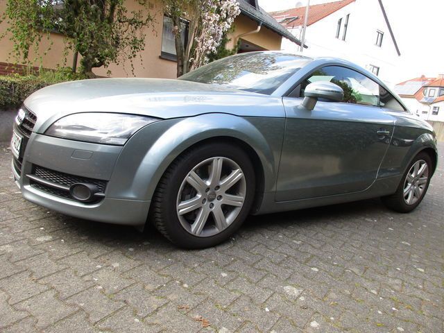 Silber metallic Gebraucht 2006 Audi TT Coupé | 15.900 € - Bild 1/2