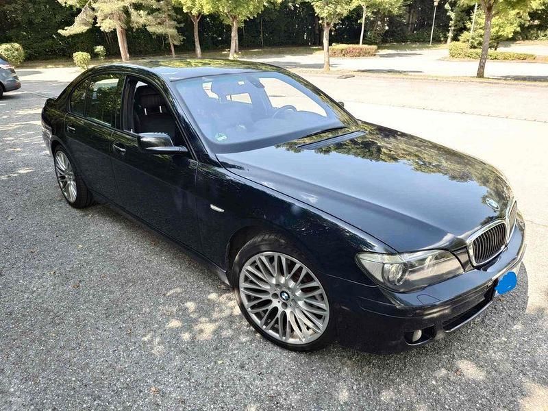 Blau Gebraucht 2007 BMW 740 Limousine | 8.250 € (Teuer) - Bild 1/4