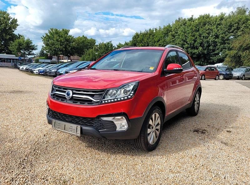 Rot Gebraucht 2018 Ssangyong Korando Quartz SUV | 9.980 € (Etwas zu teuer) - Bild 1/4