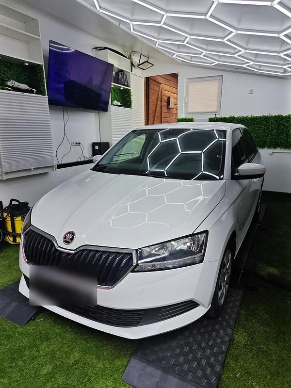 Weiß Gebraucht 2019 Skoda Fabia Kombi | 8.000 € (Guter Preis) - Bild 1/4
