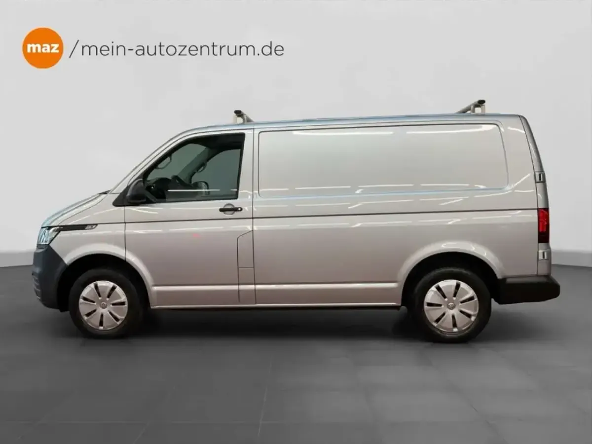Gebraucht VW T6.1 110 PS (80 kW) 2022 Reflexsilber metallic Van
