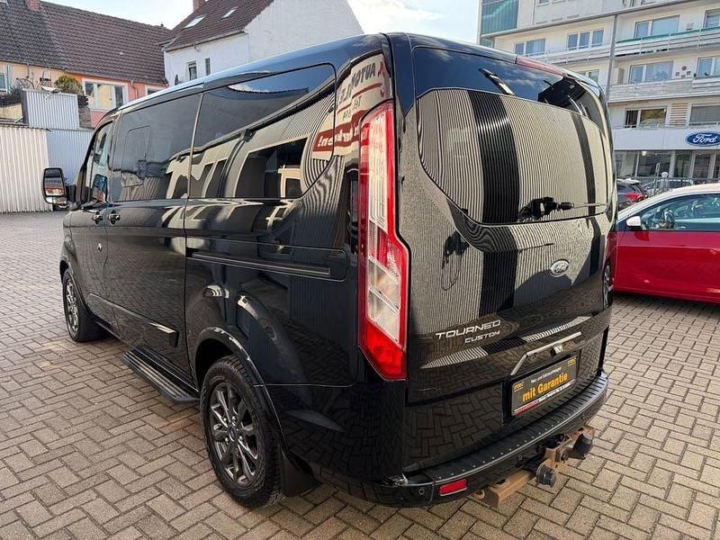 Gebraucht Ford Transit Titanium 170 PS (125 kW) 2018 Schwarz Kombi