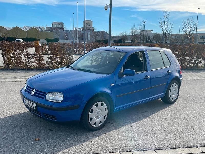 Blau Gebraucht 2001 VW Golf IV Kleinwagen | 650 € (Superpreis) - Bild 1/4