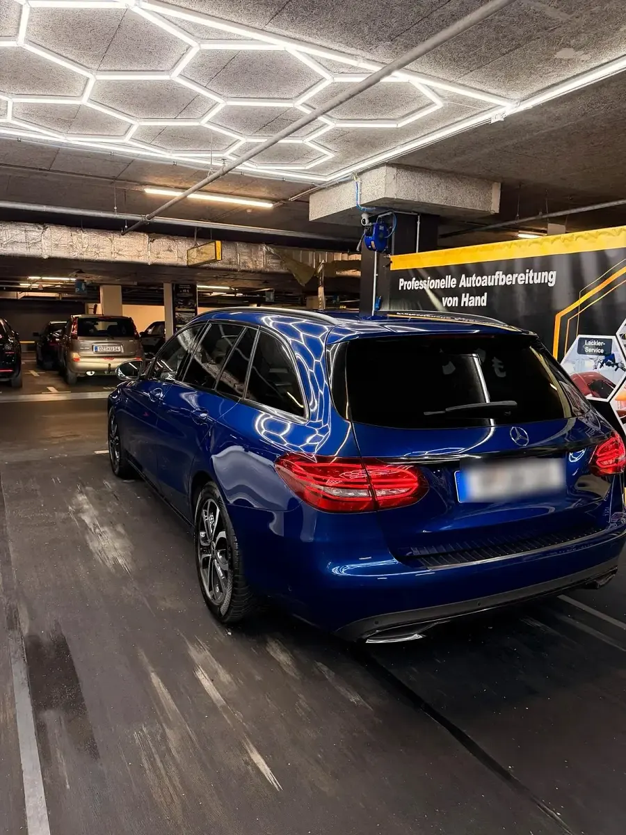 Gebraucht Mercedes C180 156 PS (114 kW) 2019 Blau Kombi