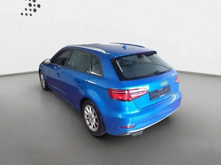Usata Audi A3 Design 150 CV (110 kW) 2018 Blu Berlina