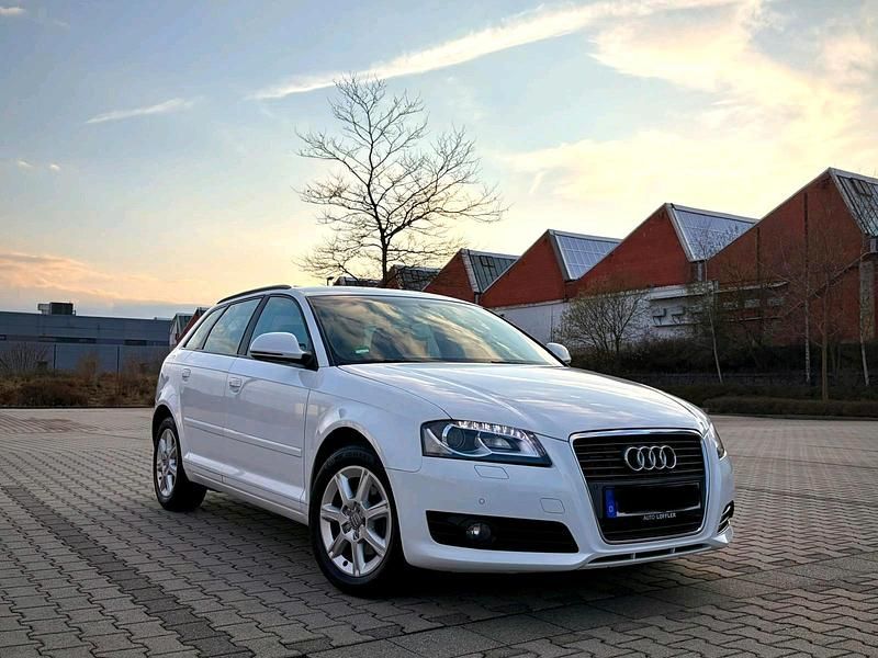 Gebraucht Audi A3 125 PS (91 kW) 2010 Weiß Kleinwagen