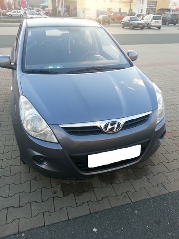 Gebraucht Hyundai i20 Comfort 105 PS (77 kW) 2009 Grau metallic Limousine