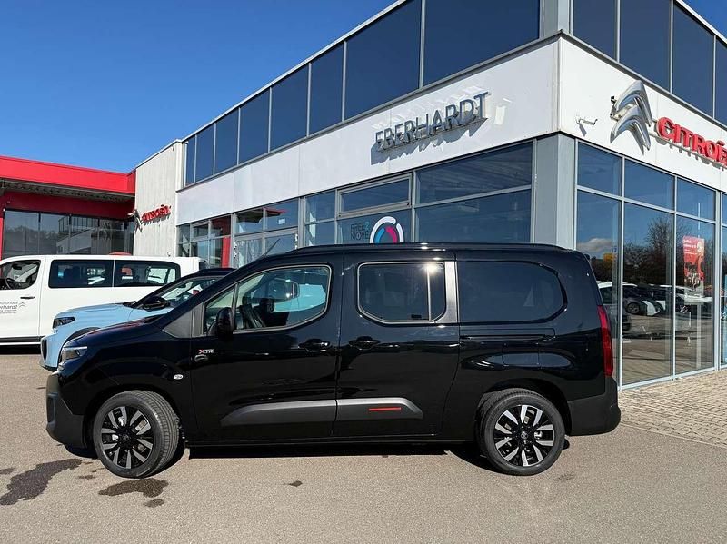 Neu Citroën Berlingo 131 PS (96 kW) 2026 Schwarz (perla nera schwarz perlaneraschwarz) Van / Kleinbus
