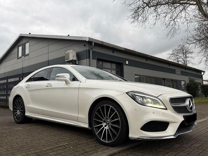 Weiß Gebraucht 2017 Mercedes CLS250 AMG line Limousine | 21.900 € (Superpreis) - Bild 1/4