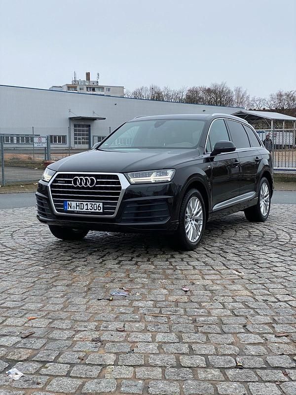 Schwarz Gebraucht 2016 Audi Q7 S-Line SUV | 38.000 € (Teuer) - Bild 1/4
