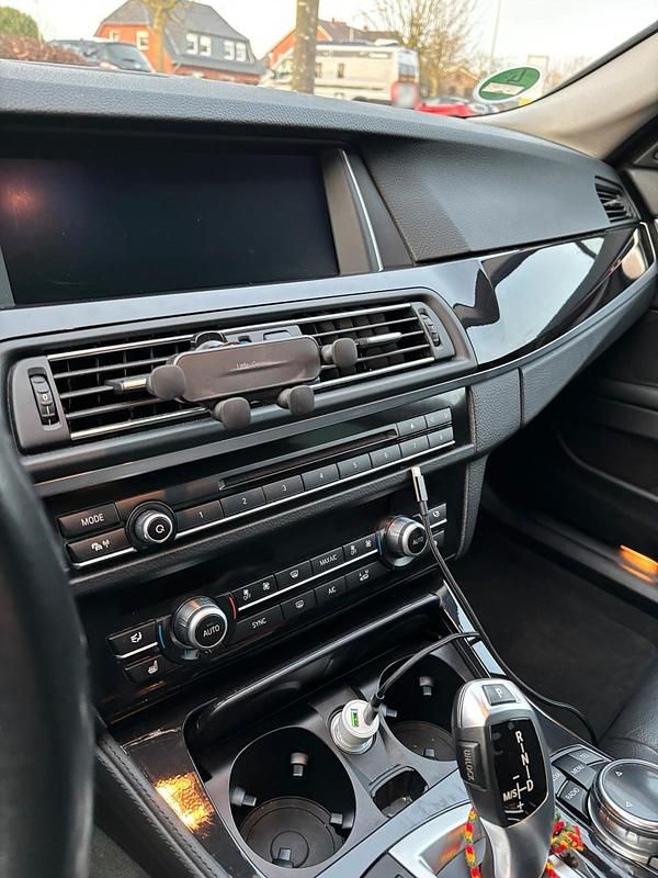 Gebraucht BMW 520 Luxury Line 184 PS (135 kW) 2013 Schwarz Limousine