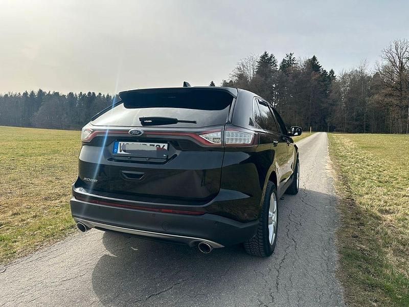 Gebraucht Ford Edge 209 PS (153 kW) 2016 Schwarz SUV
