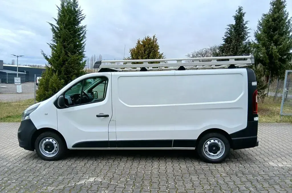 Gebraucht Opel Vivaro 120 PS (88 kW) 2016 Weiß Van / Kleinbus