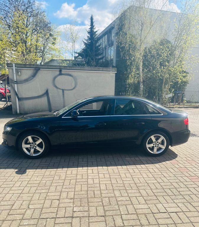 Second-hand Audi A4 Ambiente 160 CP (117 kW) 2008 Negru Berlinǎ