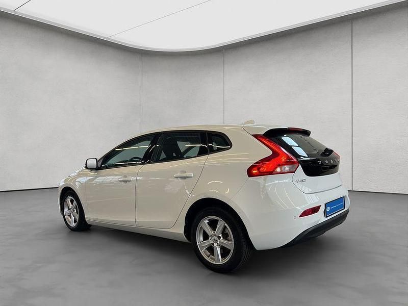 Gebraucht Volvo V40 Kinetic 122 PS (89 kW) 2017 Weiss Limousine
