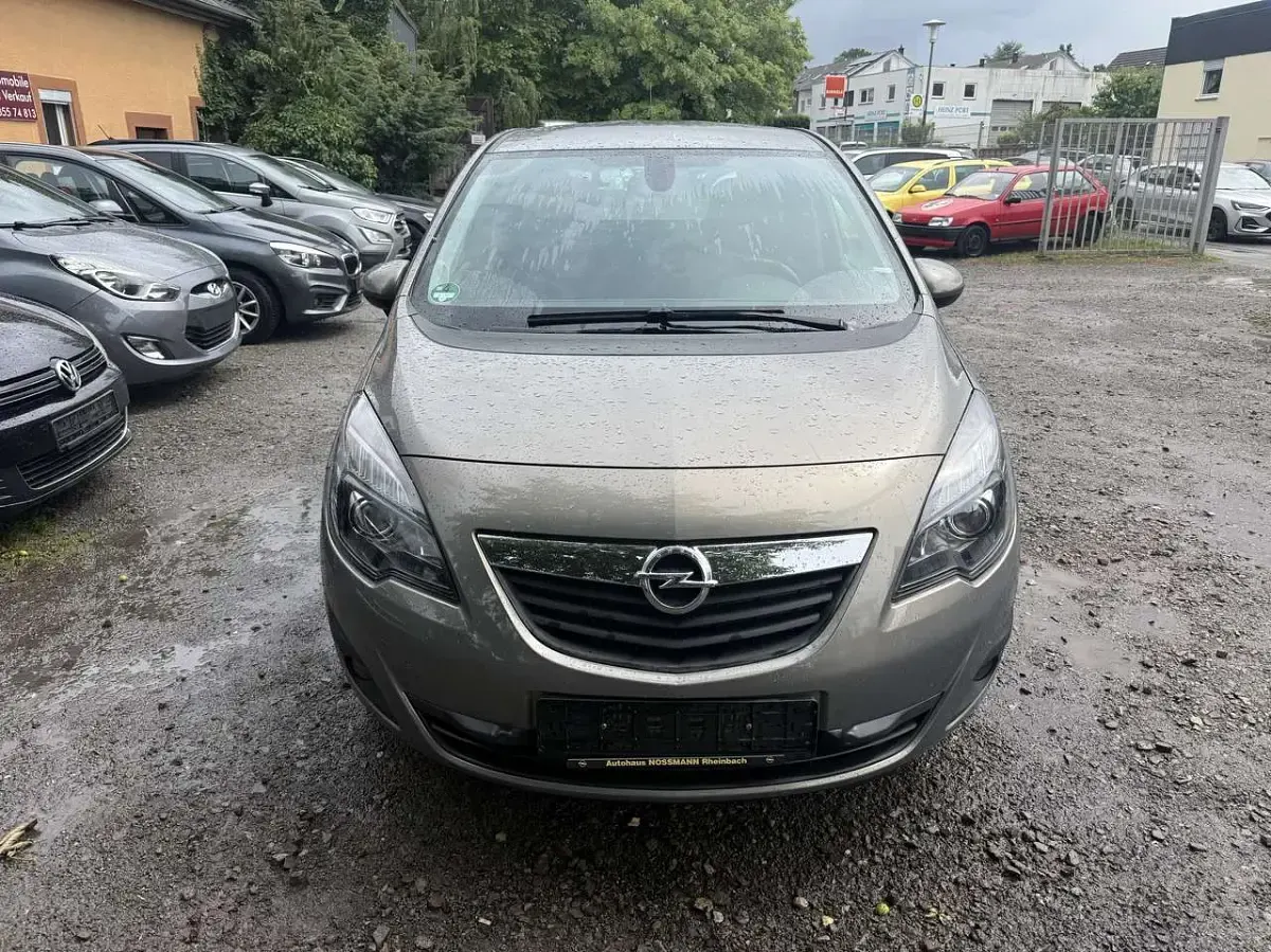 Gebraucht Opel Meriva Edition 101 PS (74 kW) 2011 Braun Van / Kleinbus