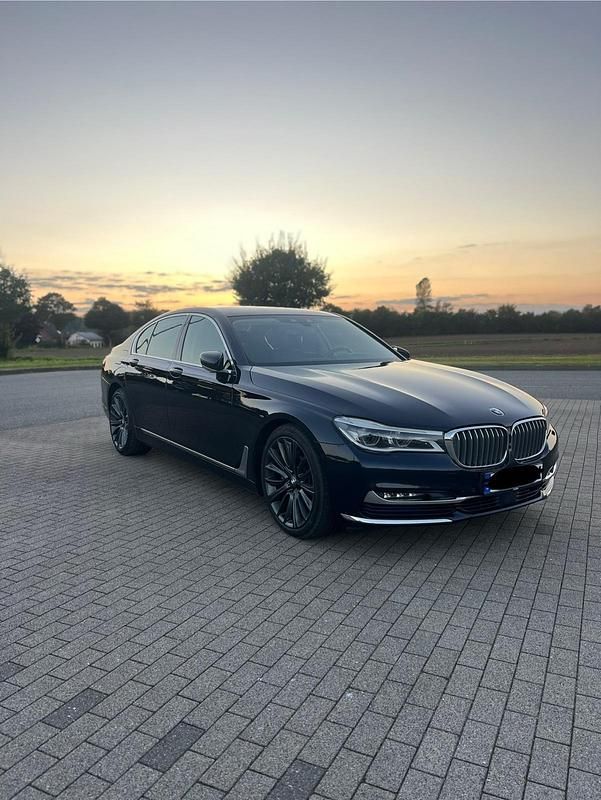 Gebraucht BMW 730 265 PS (194 kW) 2017 Blau Limousine
