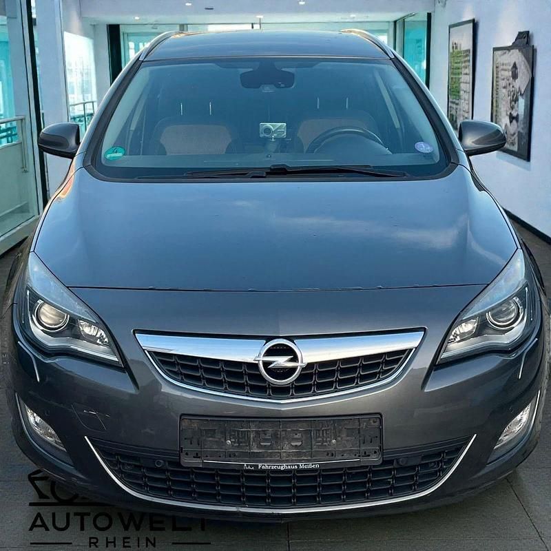 Gebraucht Opel Astra Innovation 179 PS (131 kW) 2012 Grau Kombi