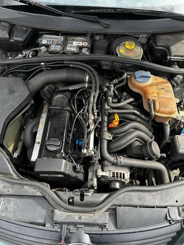 Second-hand VW Passat 101 CP (74 kW) 1999 Verde Berlinǎ