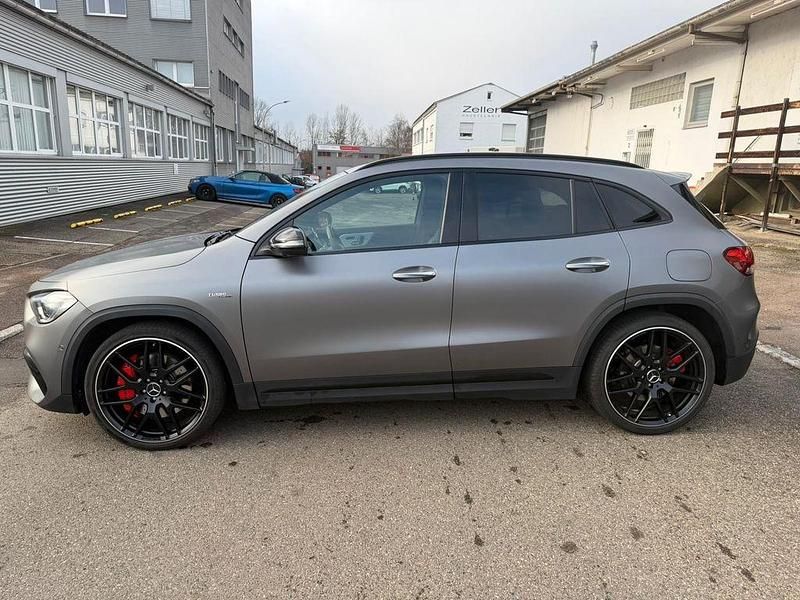 Grau Gebraucht 2021 Mercedes GLA45 AMG AMG SUV | 38.990 € (Guter Preis) - Bild 1/4