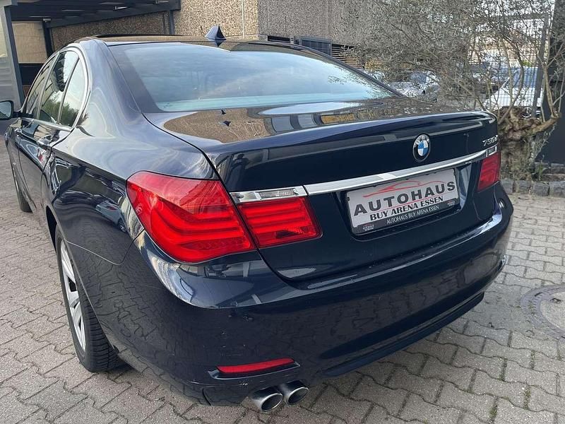 Gebraucht BMW 730 245 PS (180 kW) 2008 Imperialblau metallic Limousine